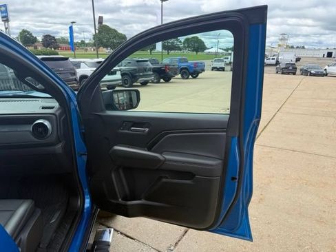Used 2023 Chevrolet Colorado LT w/ LT Convenience Package III AWD/4WD image 16