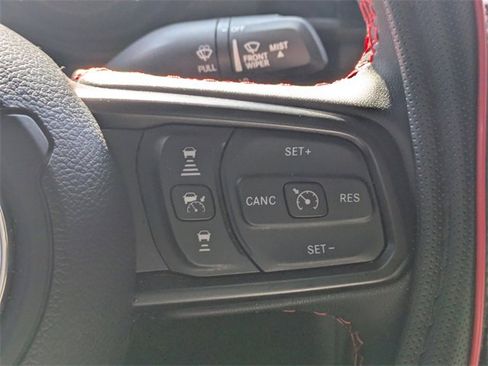 Used 2024 Jeep Gladiator Rubicon w/ Technology Group image 30