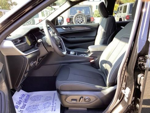 New 2025 Jeep Grand Cherokee L Laredo w/ Luxury Tech Group I AWD/4WD image 26