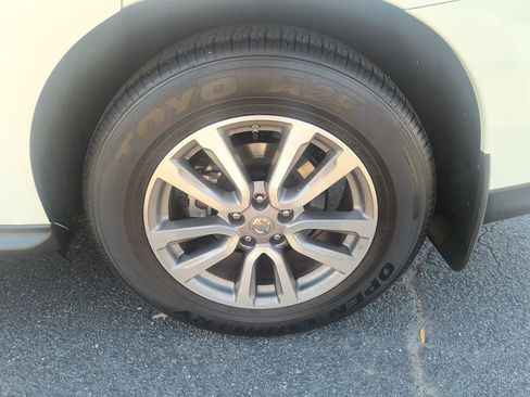 Used 2014 Nissan Pathfinder SL w/ SL Tech Package image 10