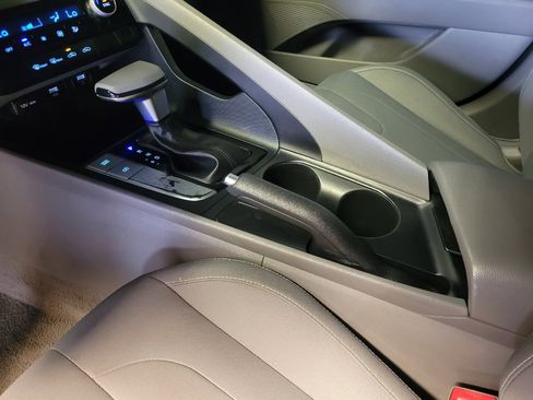Used 2021 Hyundai Elantra SEL FWD image 26