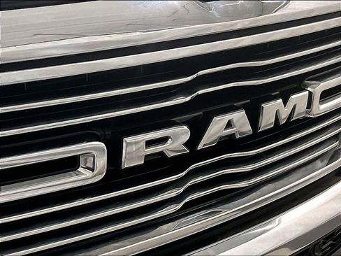 Used 2019 RAM 1500 Laramie image 32