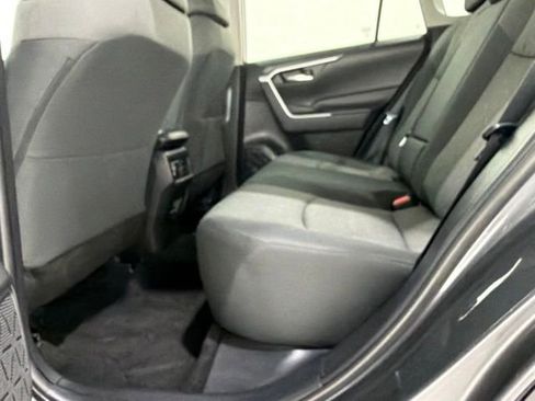 Used 2021 Toyota RAV4 XLE AWD/4WD image 15