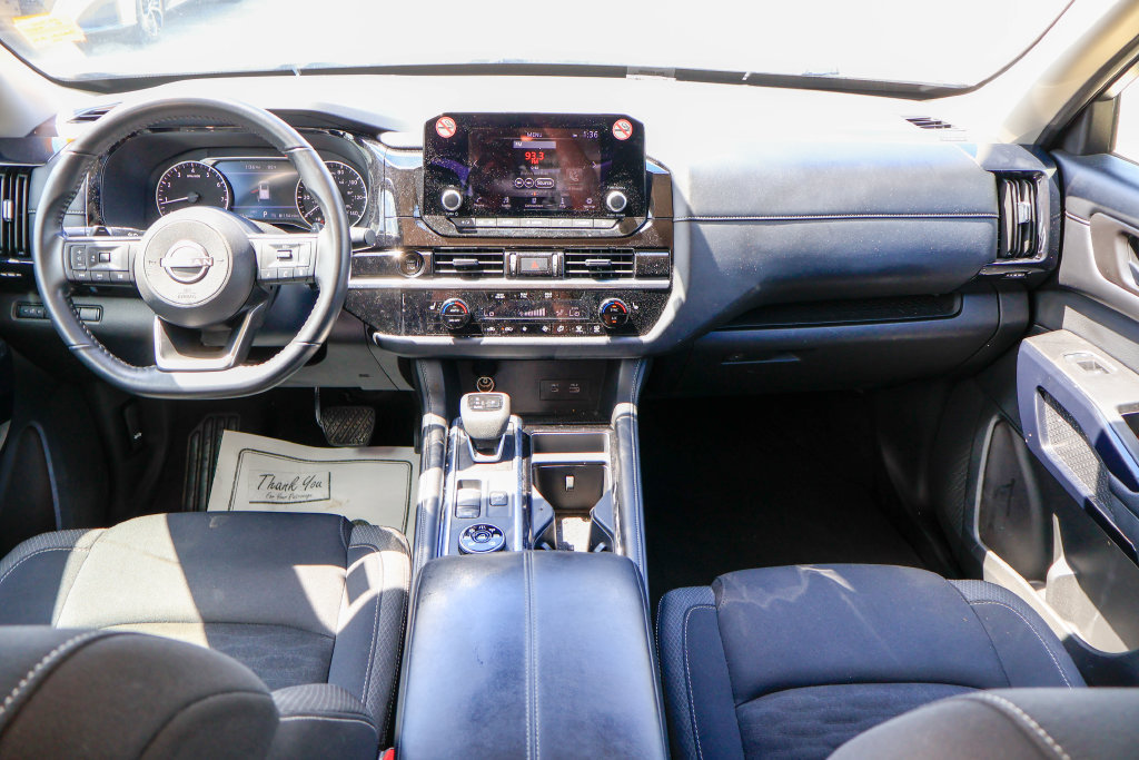 Used 2025 Nissan Pathfinder SV AWD/4WD image 6