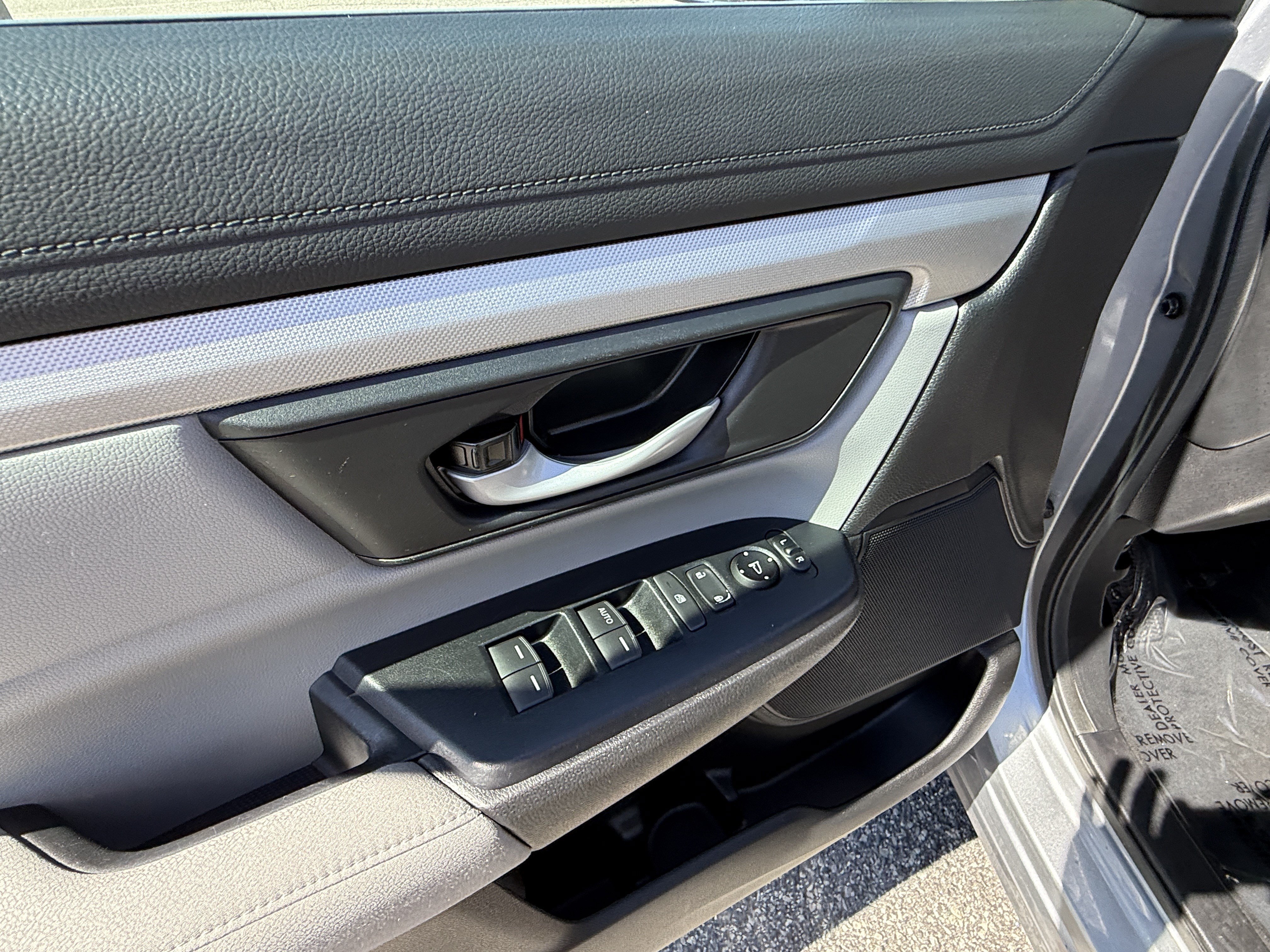Used 2018 Honda CR-V LX image 15