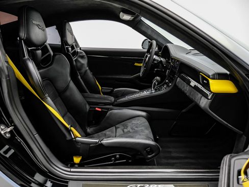 Used 2018 Porsche 911 GT2 RS w/ Weissach Package RWD image 59