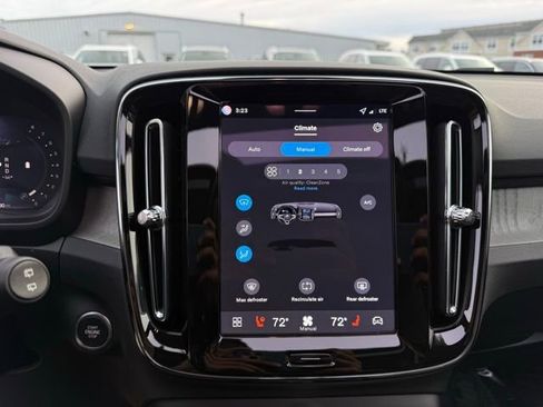 New 2026 Volvo XC40 B5 Core w/ Protection Package Premier AWD/4WD image 20