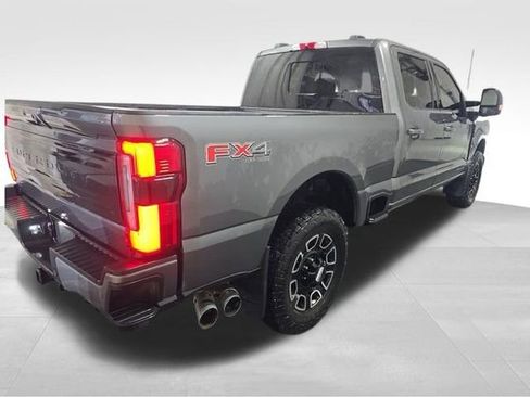 Used 2025 Ford F250 Platinum w/ FX4 Off-Road Package AWD/4WD image 4