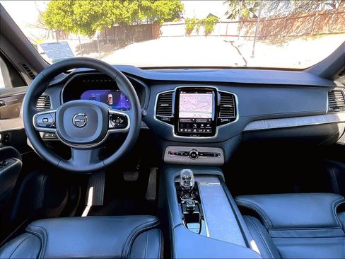 Used 2024 Volvo XC90 T8 Ultimate w/ Protection Package Premier AWD/4WD image 17