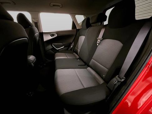 Used 2023 Kia Soul LX w/ LX Technology Package FWD image 25