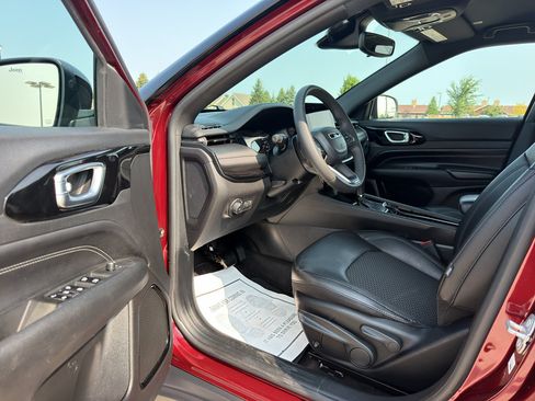 Used 2022 Jeep Compass Latitude AWD/4WD image 11