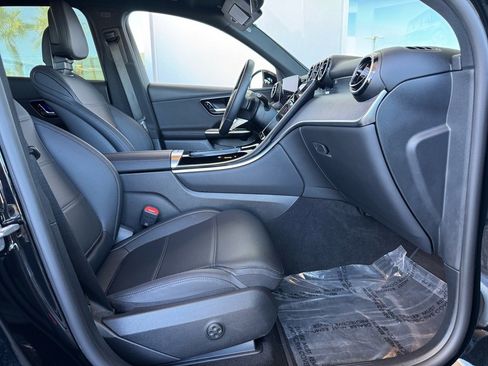 Certified 2025 Mercedes-Benz GLC 300 image 24