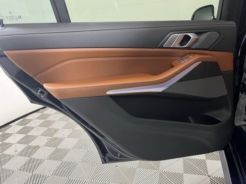 Used 2020 BMW X7 M50i image 21