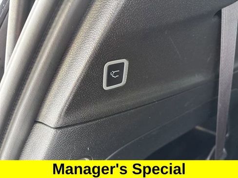 Used 2024 Chrysler Pacifica Touring image 35