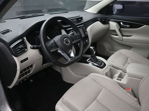 Used 2018 Nissan Rogue Sport SL AWD/4WD image 18