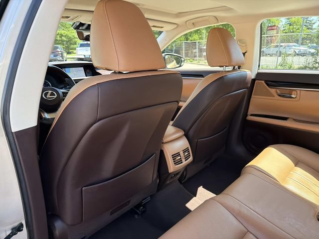 Used 2018 Lexus ES 300h FWD image 12