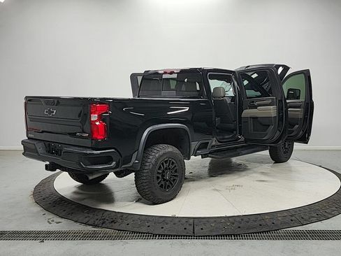 Used 2024 Chevrolet Silverado 2500 ZR2 w/ Technology Package AWD/4WD image 15