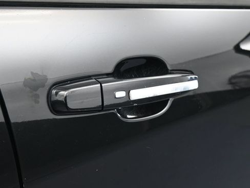 Used 2020 Chevrolet Equinox LS image 32