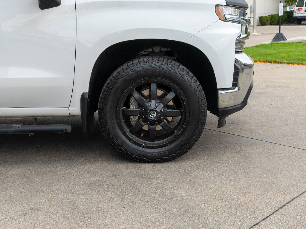 Used 2020 Chevrolet Silverado 1500 LT w/ Trailering Package AWD/4WD image 32