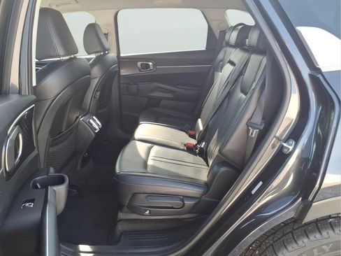 Used 2025 Kia Sorento S FWD image 32
