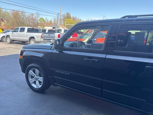 Used 2014 Jeep Patriot Sport w/ Tire & Wheel Group image 4