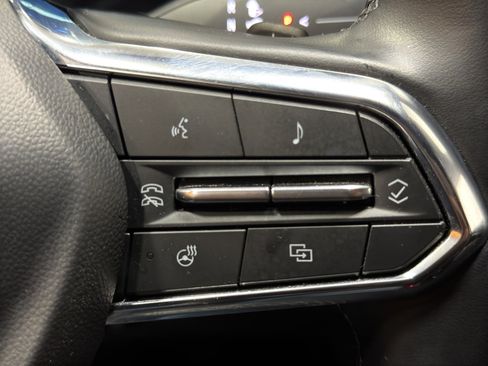 Used 2025 Chevrolet Equinox LT w/ Convenience Package II image 26