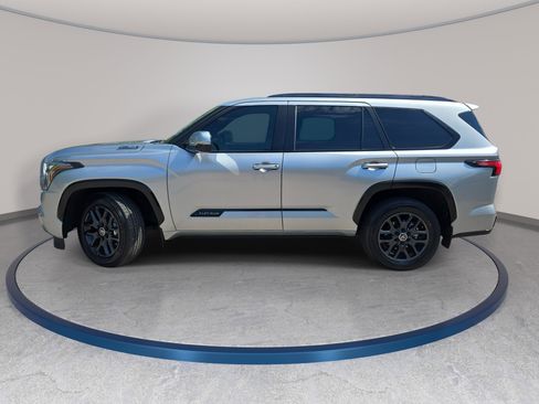 Used 2024 Toyota Sequoia Platinum AWD/4WD image 8