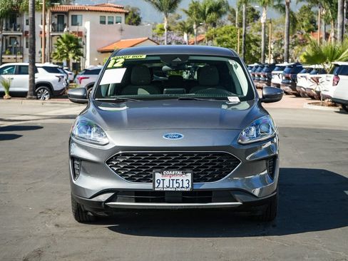 Used 2021 Ford Escape SE FWD image 2