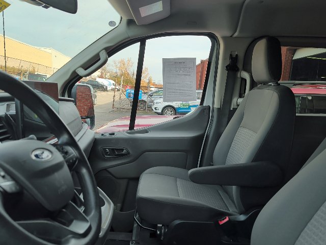 Used 2023 Ford Transit 350 XLT RWD image 9
