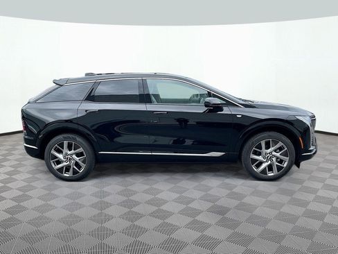 New 2026 Cadillac Optiq Luxury 1 w/ LPO, Floor Liner Package AWD/4WD image 4