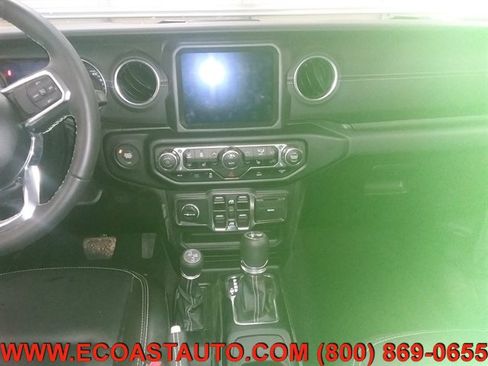 Used 2023 Jeep Wrangler Sahara w/ Cold Weather Group image 13