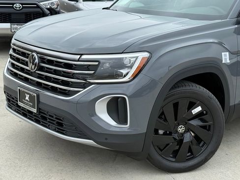 New 2026 Volkswagen Atlas SE FWD image 2
