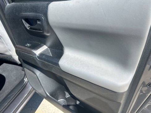 Used 2021 Toyota Tacoma SR5 RWD image 9