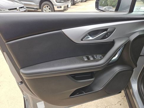 Used 2025 Chevrolet Blazer LT FWD image 14