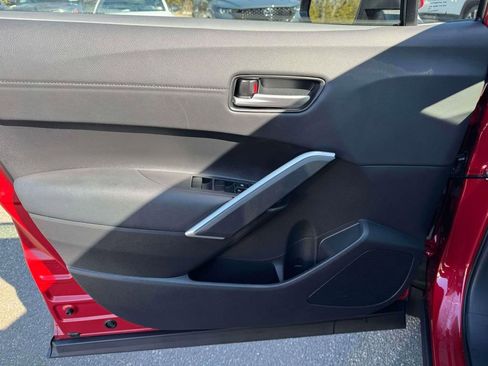 Used 2023 Toyota Corolla Cross XLE w/ Convenience Package image 15