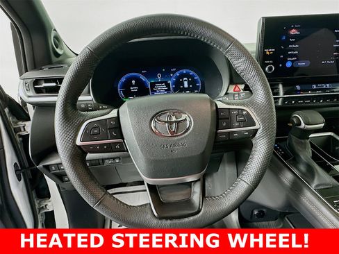 Certified 2025 Toyota Sienna Platinum image 15