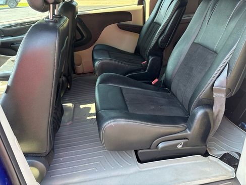 Used 2020 Dodge Grand Caravan SXT FWD image 21