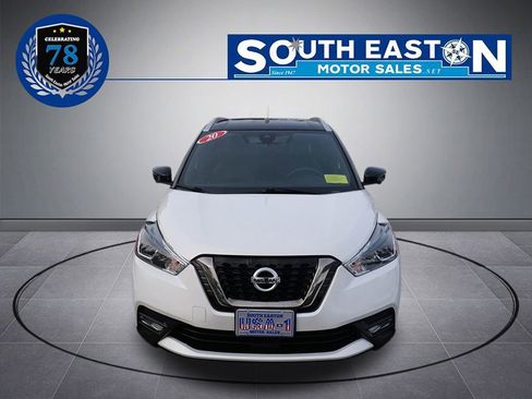 Used 2020 Nissan Kicks SR w/ SR Premium Package image 3