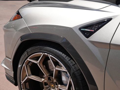 Used 2023 Lamborghini Urus Performante AWD/4WD image 15