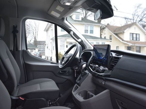 Used 2024 Ford Transit 350 XLT image 23