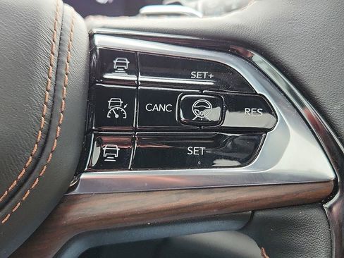 Used 2024 Jeep Grand Cherokee Summit image 15