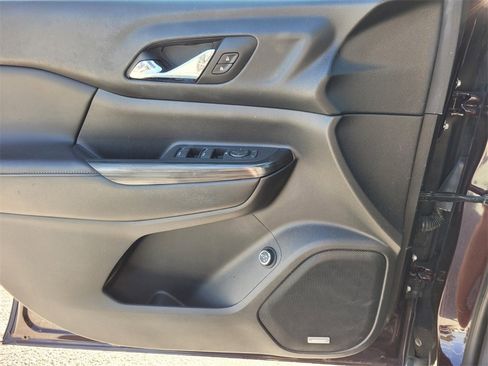 Used 2018 GMC Acadia SLT image 22