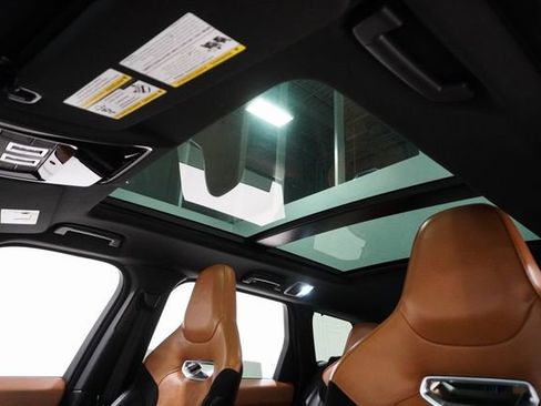 Used 2022 Land Rover Range Rover Sport SVR image 14