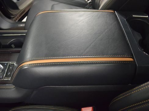 Used 2023 Ford Expedition Platinum image 33