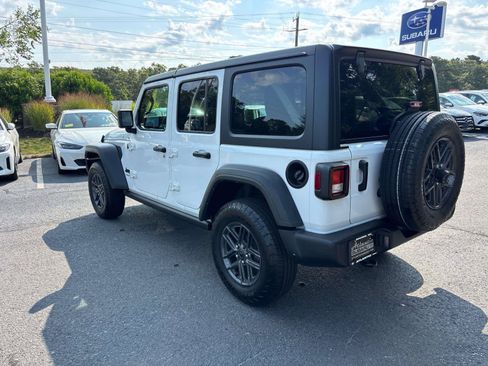 Used 2024 Jeep Wrangler Unlimited Sport AWD/4WD image 5