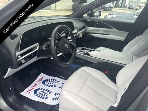 Used 2025 Cadillac Lyriq Sport AWD/4WD image 16