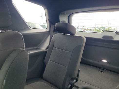 Used 2023 Chevrolet Traverse LT FWD image 12