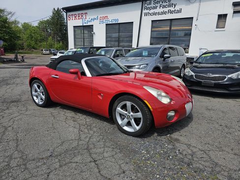 Used 2006 Pontiac Solstice Convertible w/ Premium Package RWD image 1