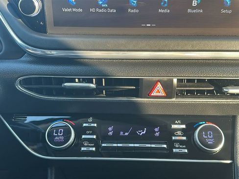 Used 2022 Hyundai Sonata Limited FWD image 26