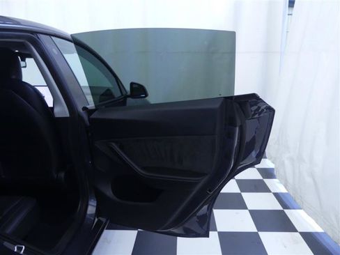 Used 2023 Tesla Model Y Long Range AWD/4WD image 28